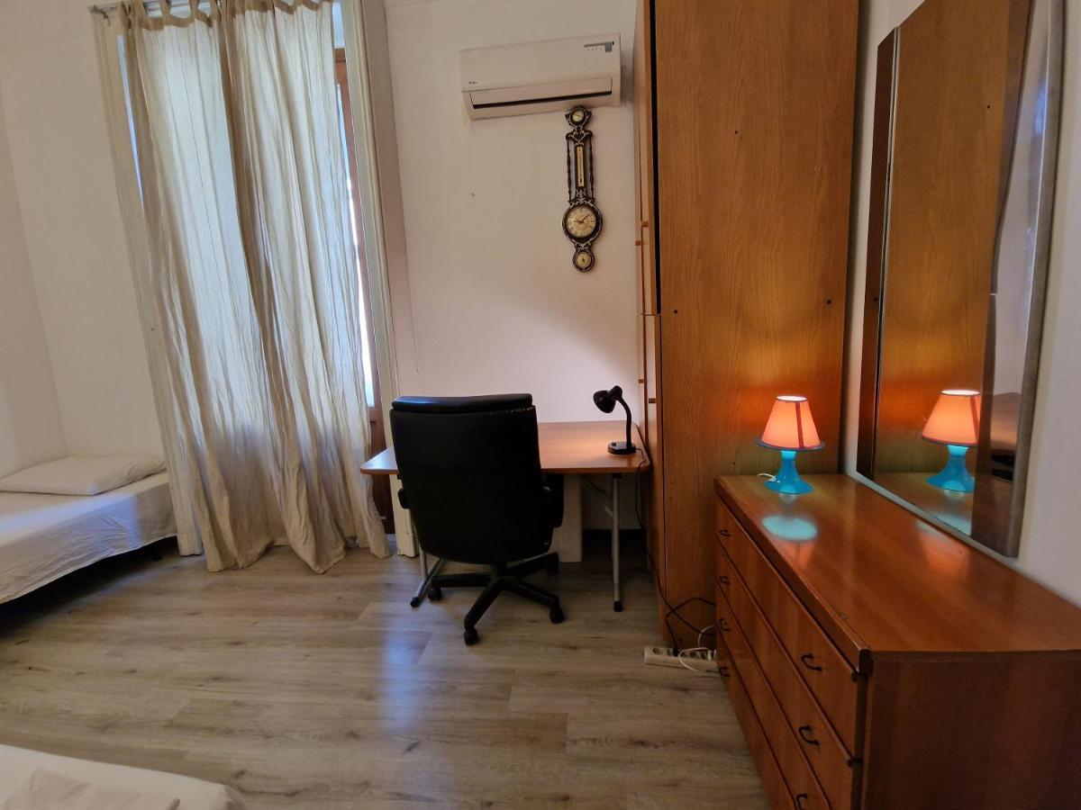 Private Room In A Quiet Apartment In The City Center Milano Dış mekan fotoğraf
